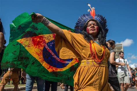  A Luta -  Uma Sinfonia Colombiana de Resistência e Esperança!